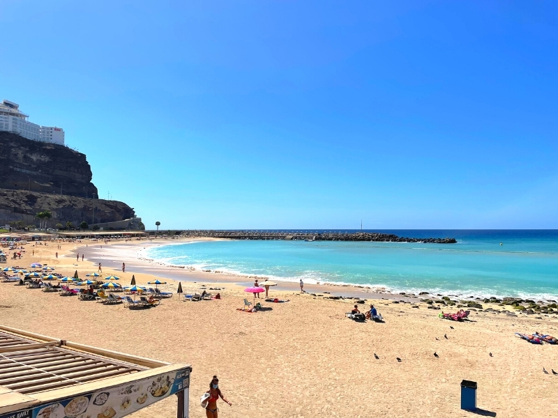 Playa de amadores con niños